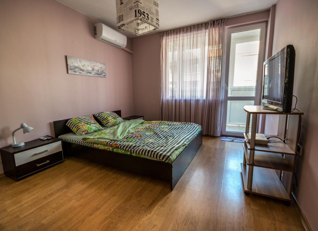 Great Apartment Near The Sea,Central Place! Бургас Экстерьер фото